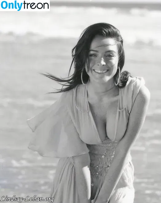 Lindsay Lohan nude photo #0290 (lindsaylohan / lindsaylohan201)