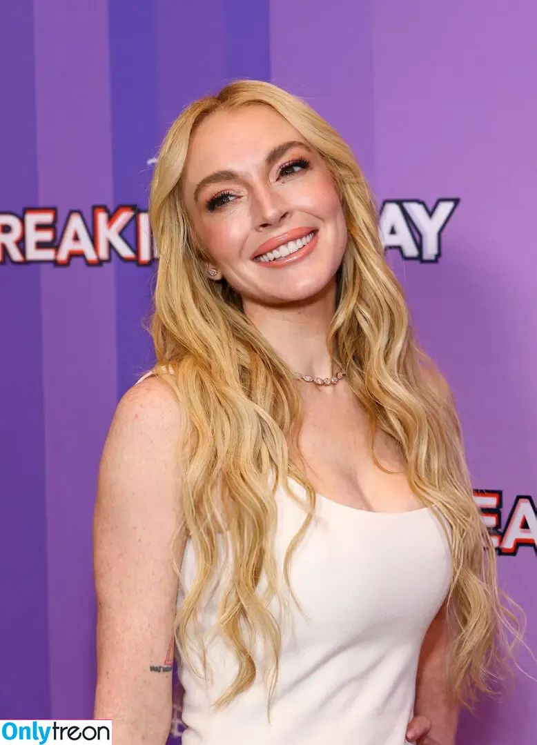 Lindsay Lohan nude photo #1159 (lindsaylohan / lindsaylohan201)