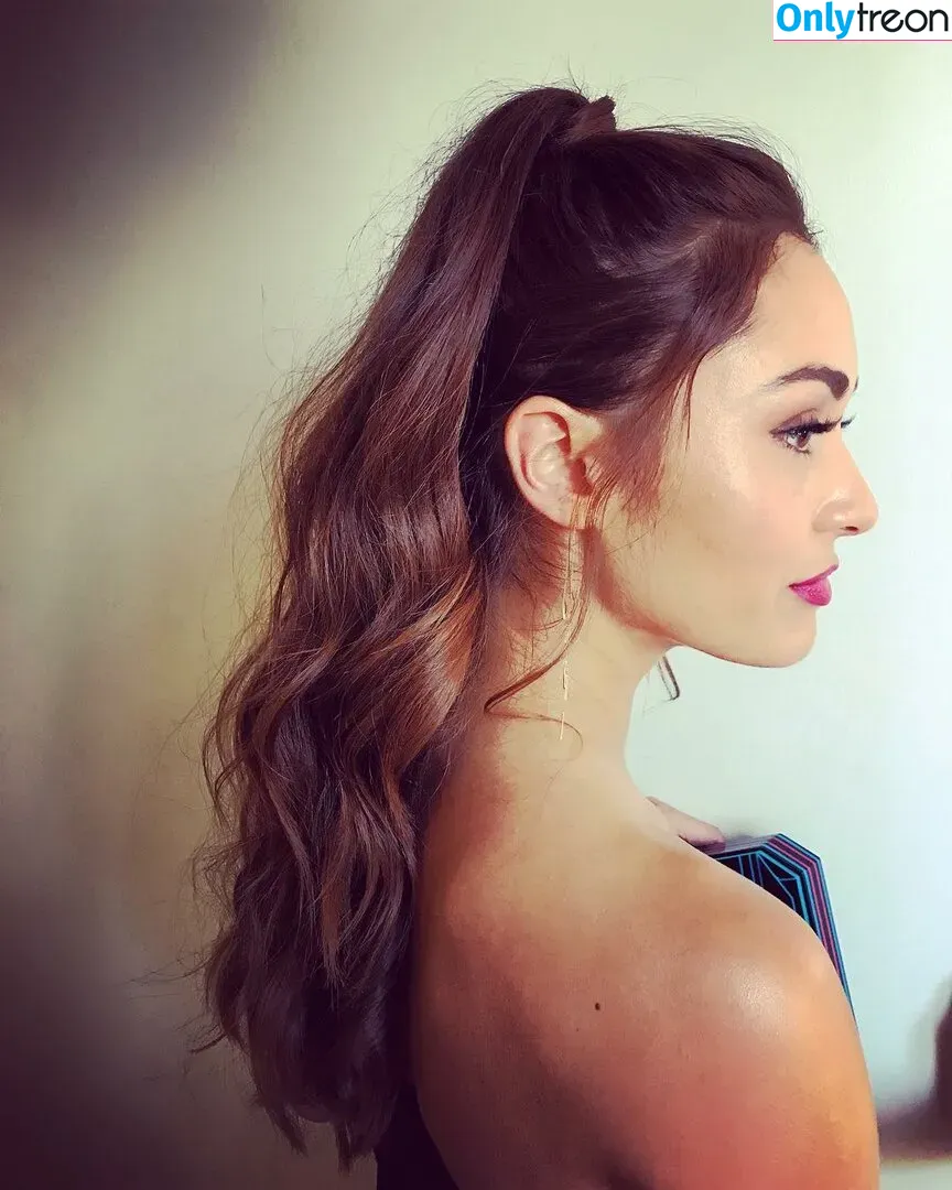 Lindsey Morgan nude photo #0092 (linzzmorgan)