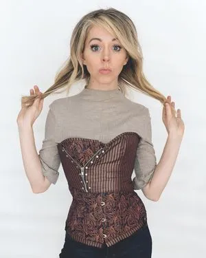 Lindsey Stirling / lindseystirling nude photo #0006