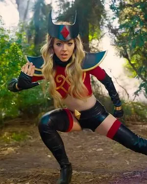Lindsey Stirling / lindseystirling nude photo #0036