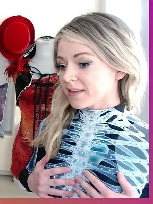 Lindsey Stirling / lindseystirling nude photo #0052