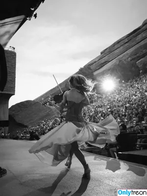 Lindsey Stirling / lindseystirling nude photo #0373