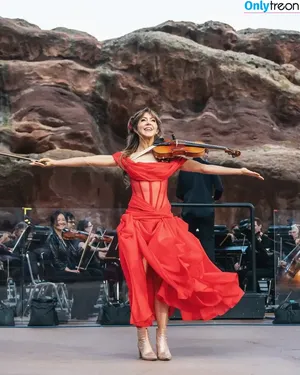 Lindsey Stirling / lindseystirling nude photo #0376