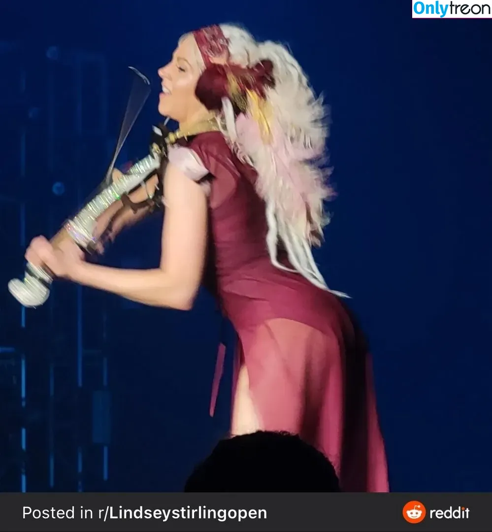 Lindsey Stirling nude photo #0014 (lindseystirling)
