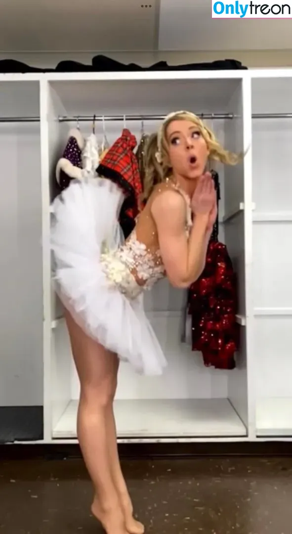 Lindsey Stirling nude photo #0023 (lindseystirling)
