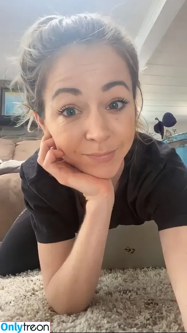 Lindsey Stirling nude photo #0024 (lindseystirling)