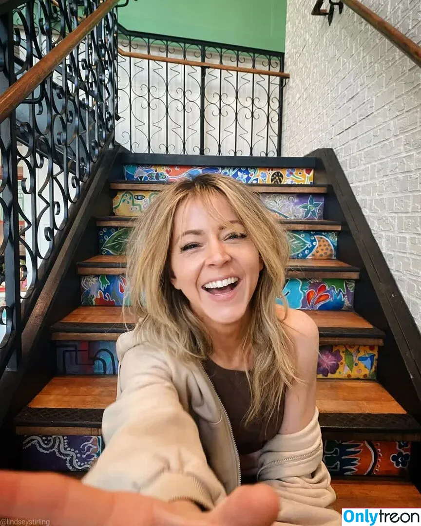 Lindsey Stirling nude photo #0034 (lindseystirling)