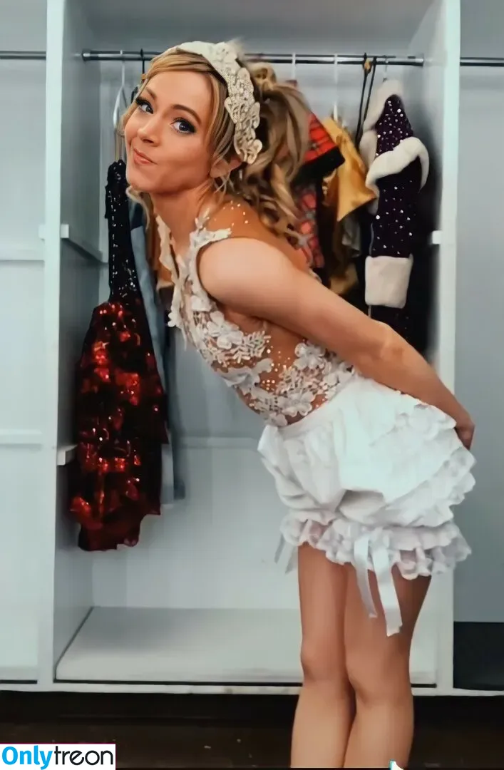Lindsey Stirling nude photo #0038 (lindseystirling)