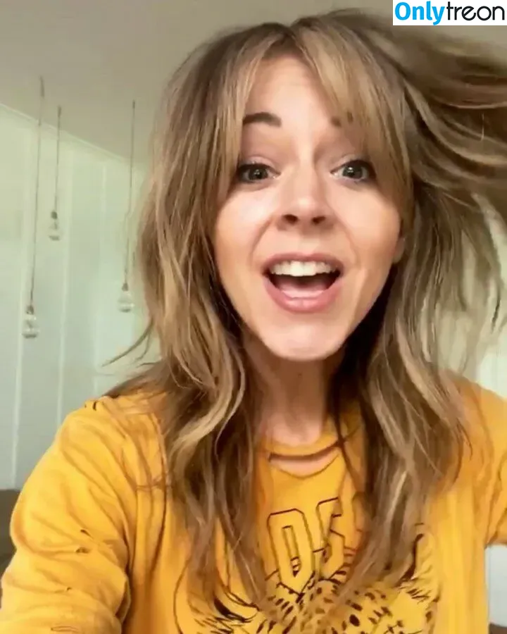 Lindsey Stirling nude photo #0045 (lindseystirling)