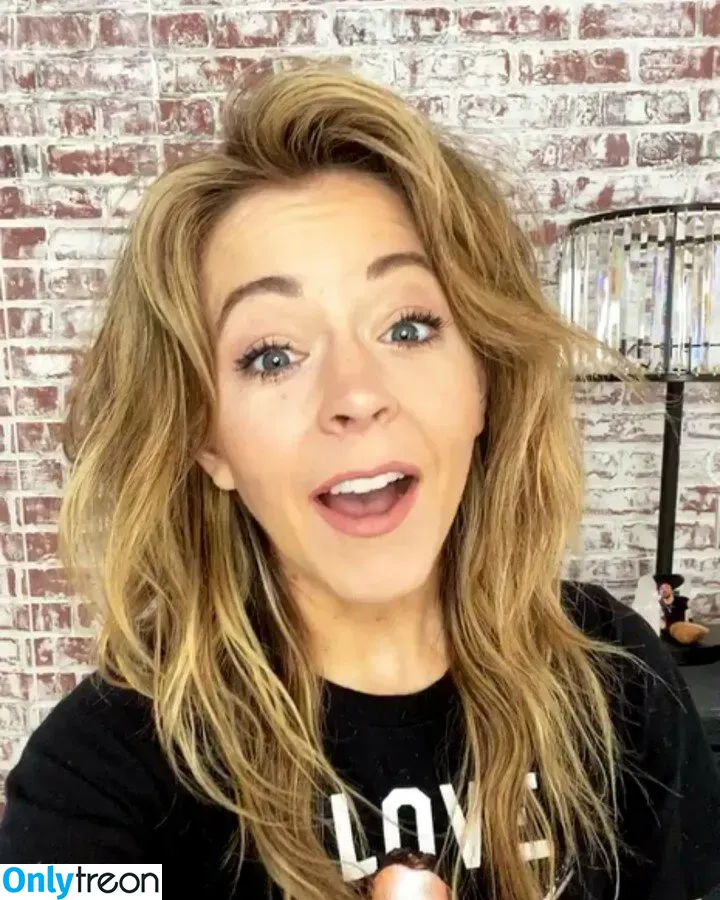 Lindsey Stirling nude photo #0046 (lindseystirling)