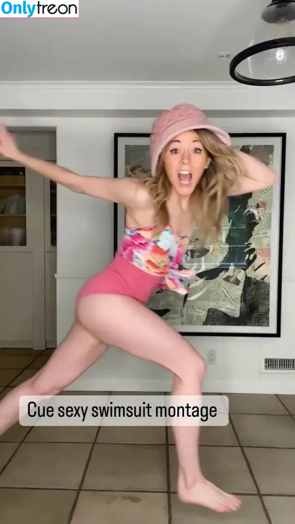 Lindsey Stirling nude photo #0061 (lindseystirling)