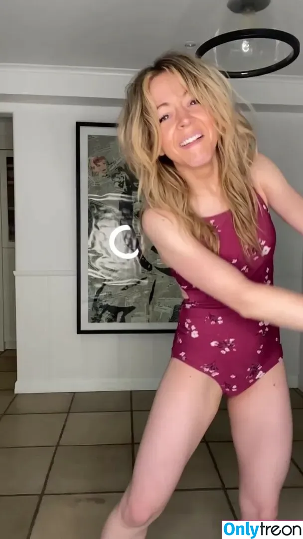 Lindsey Stirling nude photo #0064 (lindseystirling)