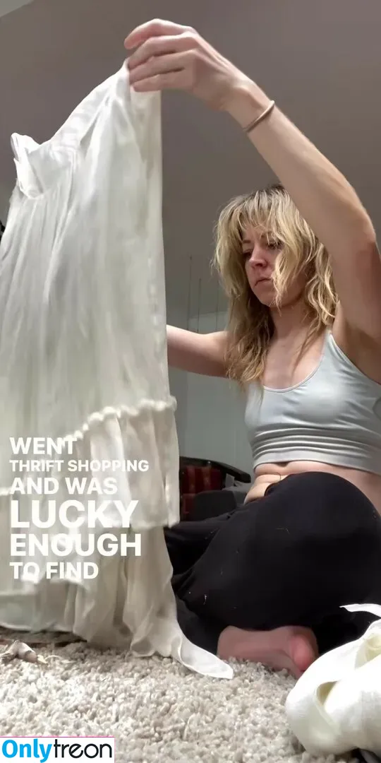 Lindsey Stirling nude photo #0105 (lindseystirling)