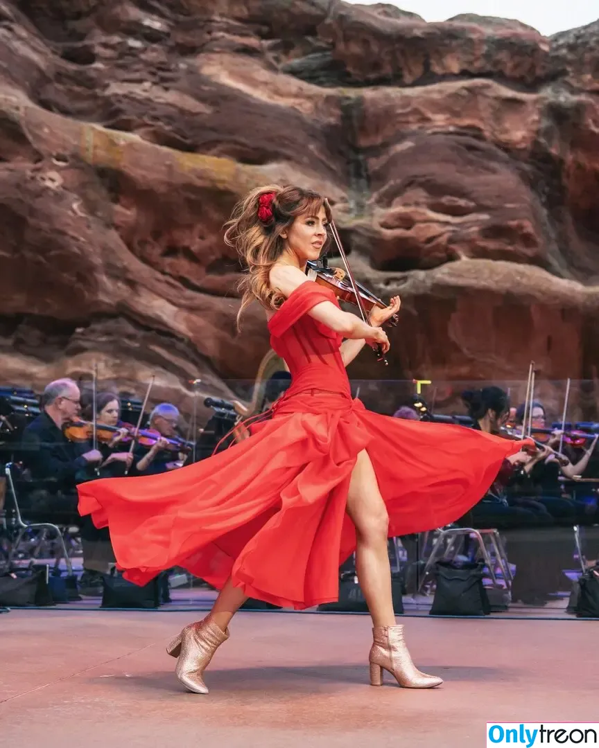 Lindsey Stirling nude photo #0368 (lindseystirling)
