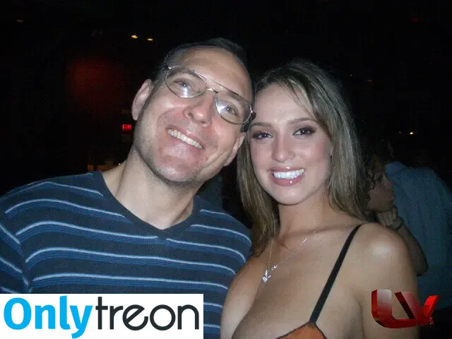 Lindsey Vuoloficial nude photo #0326 (lindseyvuolo)