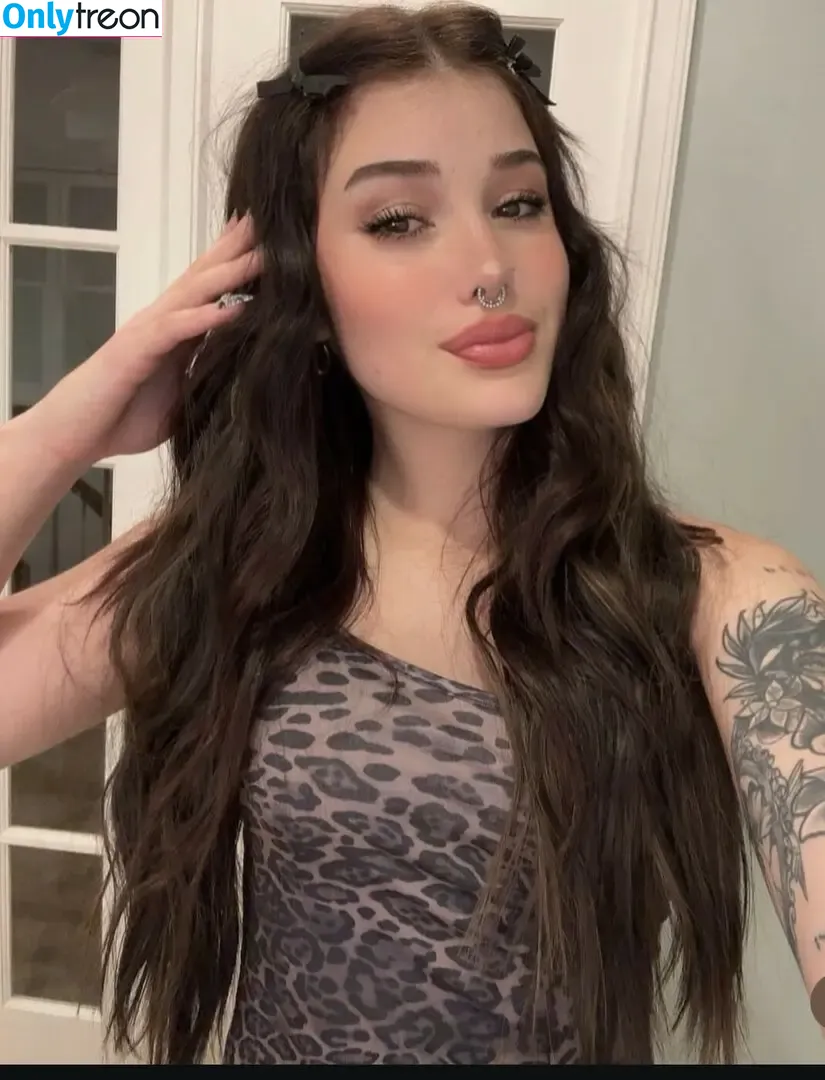 Linlys-channel nude photo #0001 (linleys_channel)