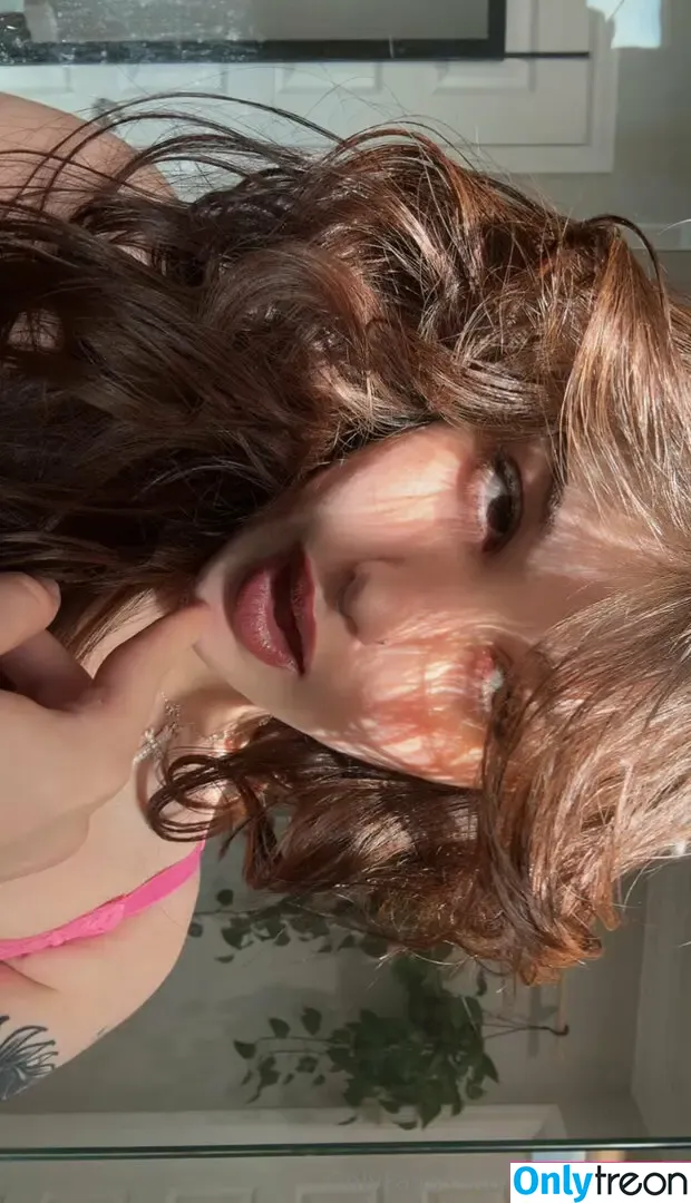 Linlys-channel nude photo #0006 (linleys_channel)