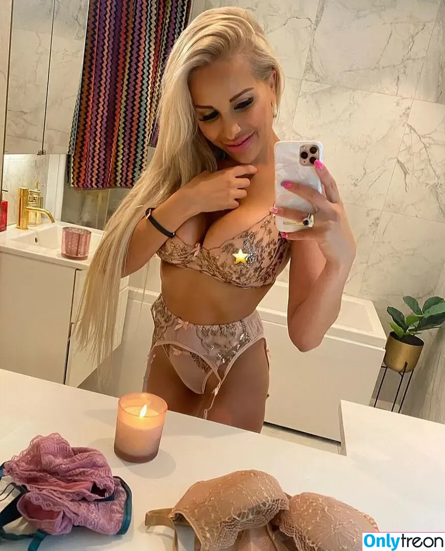 Linni Meister nude photo #0002 (Hotjug / meisterlinni)
