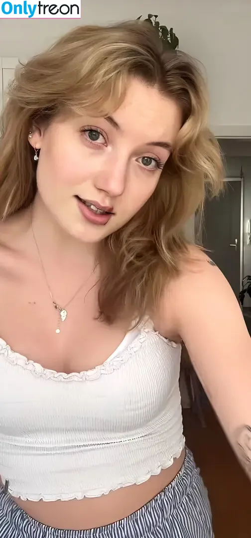 Lisa Übelsbacher nude photo #0041 (lisaueb)