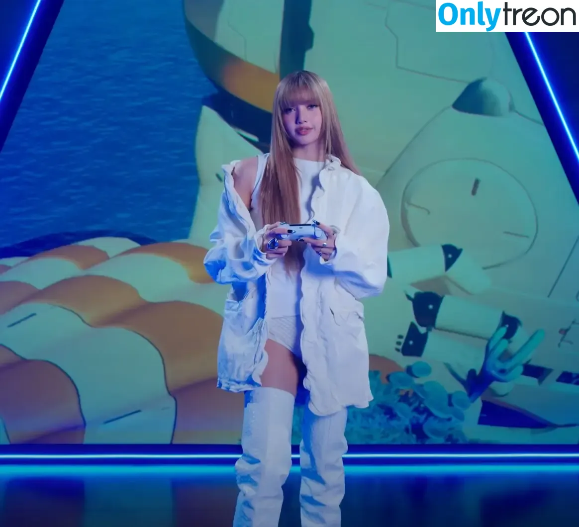 Lisa Blackpink nude photo #2458 (Lisa Blackpink)