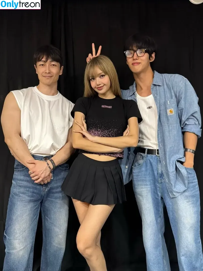 Lisa Blackpink nude photo #2469 (Lisa Blackpink)