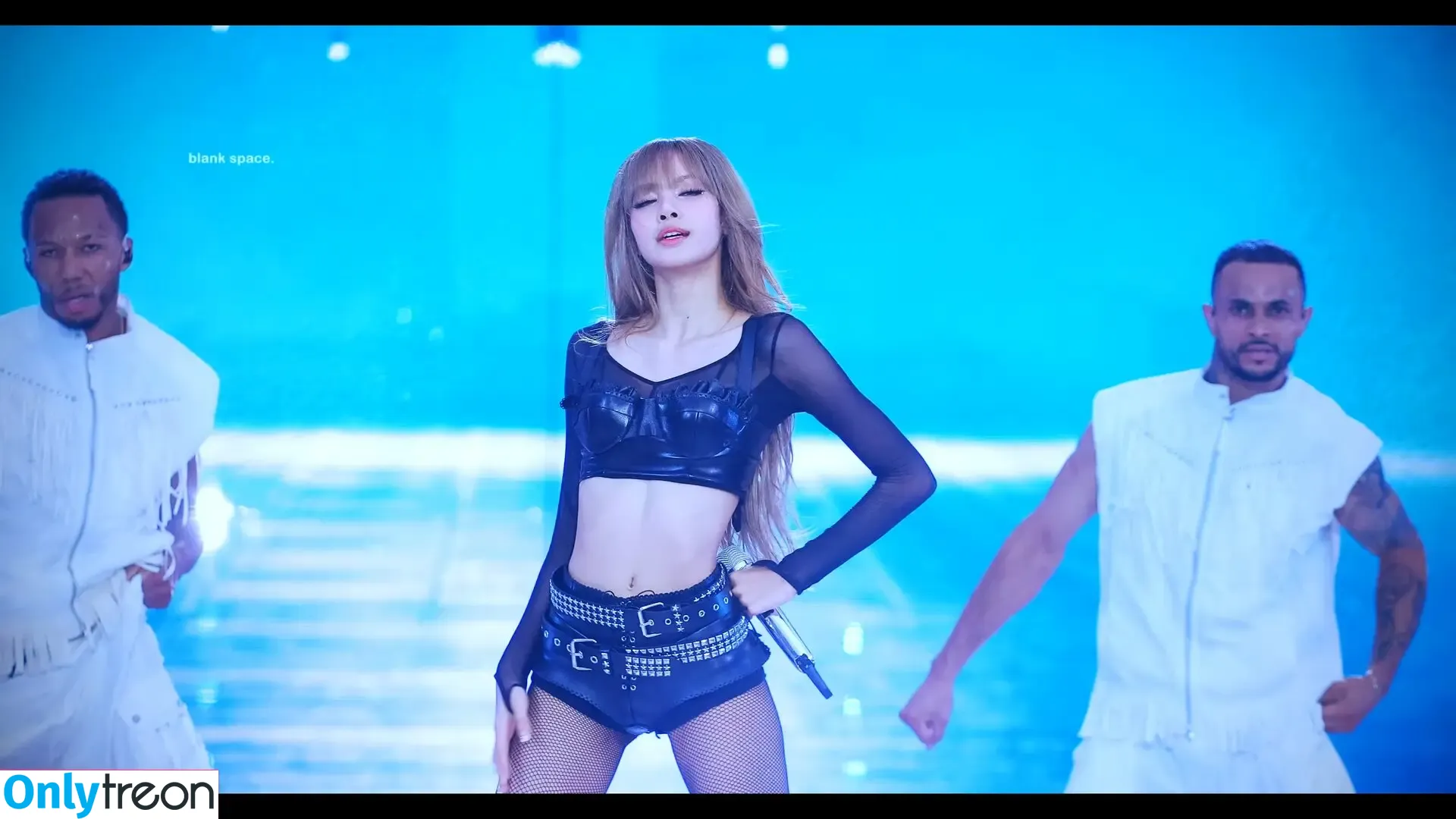 Lisa Blackpink nude photo #2487 (Lisa Blackpink)