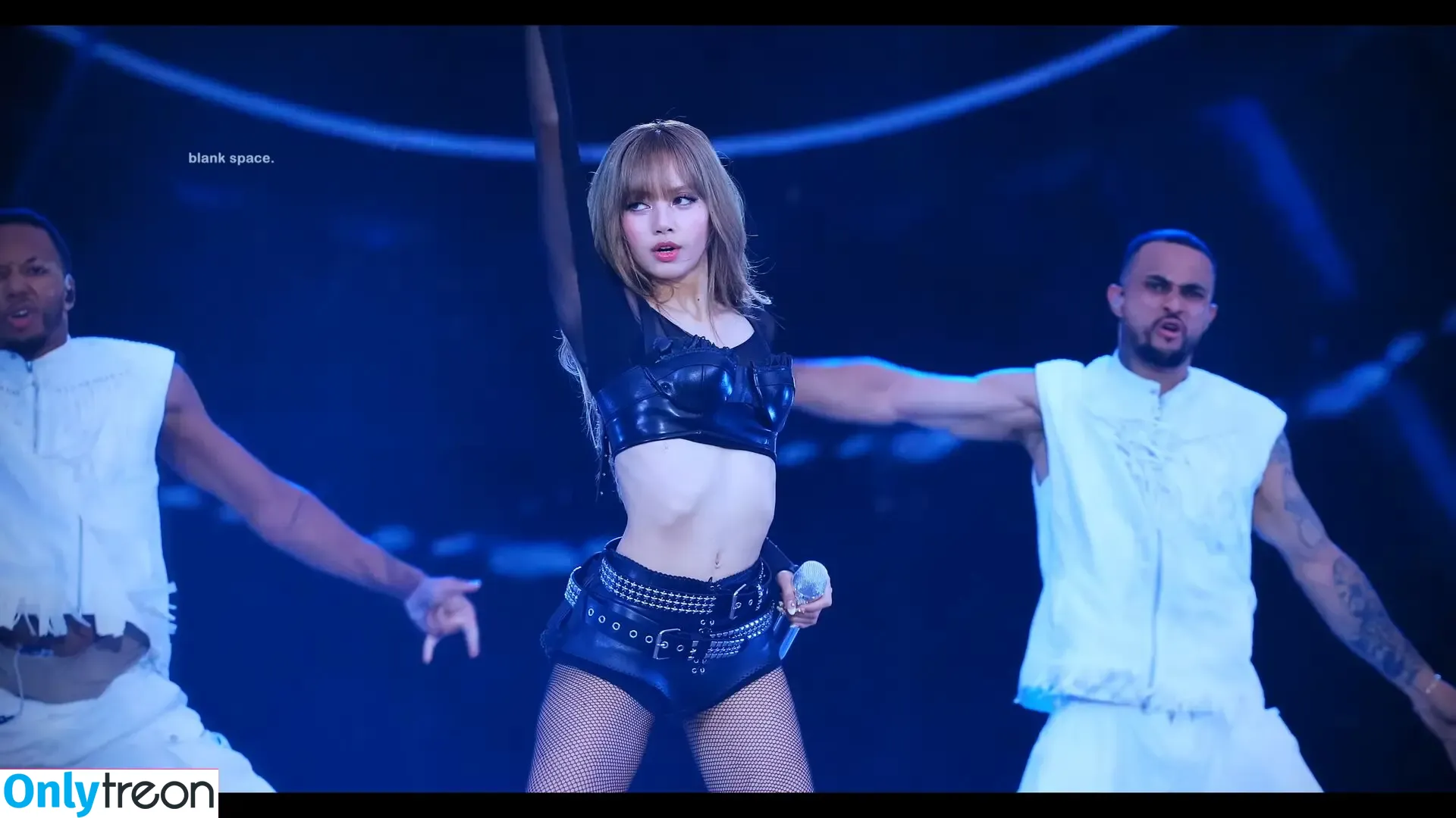 Lisa Blackpink nude photo #2488 (Lisa Blackpink)