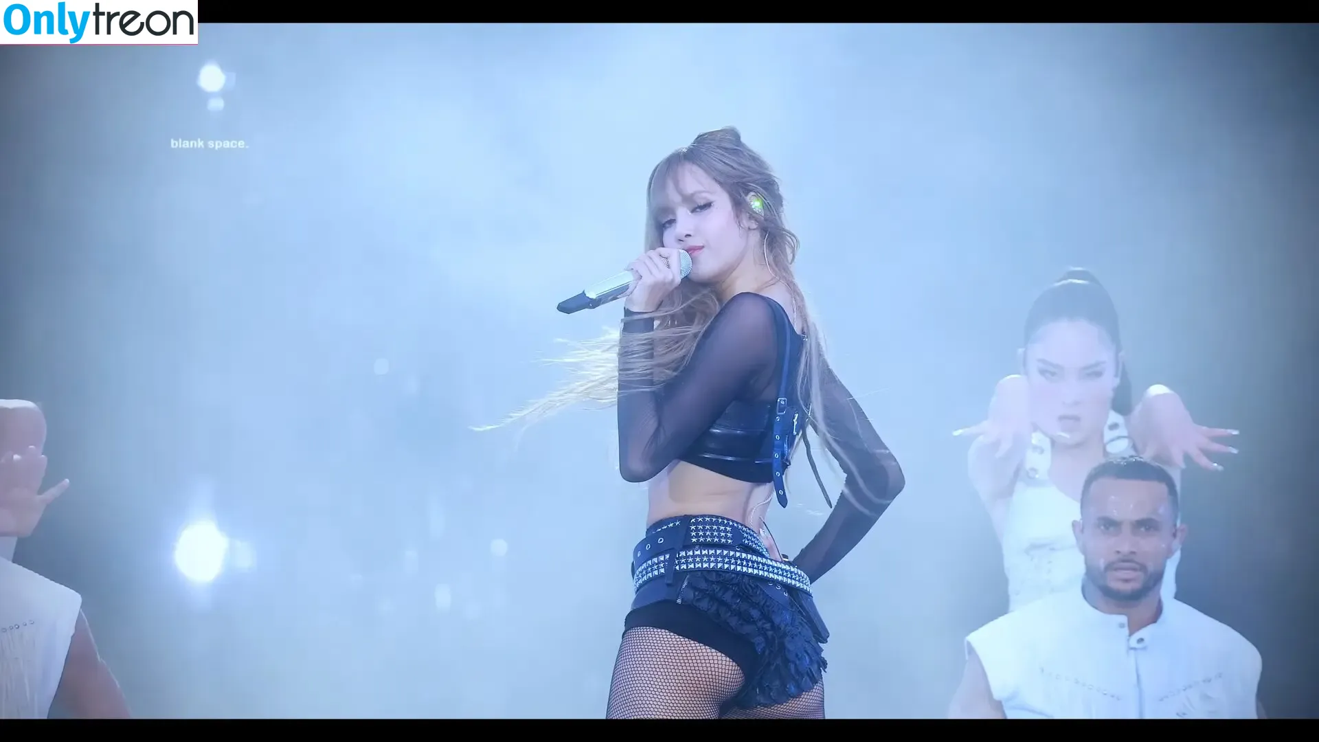 Lisa Blackpink nude photo #2490 (Lisa Blackpink)
