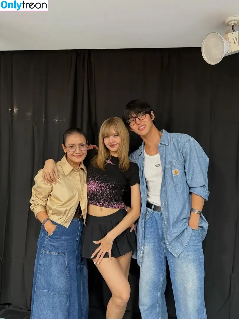 Lisa Blackpink nude photo #2508 (Lisa Blackpink)