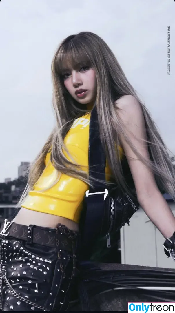 Lisa Blackpink nude photo #2514 (Lisa Blackpink)