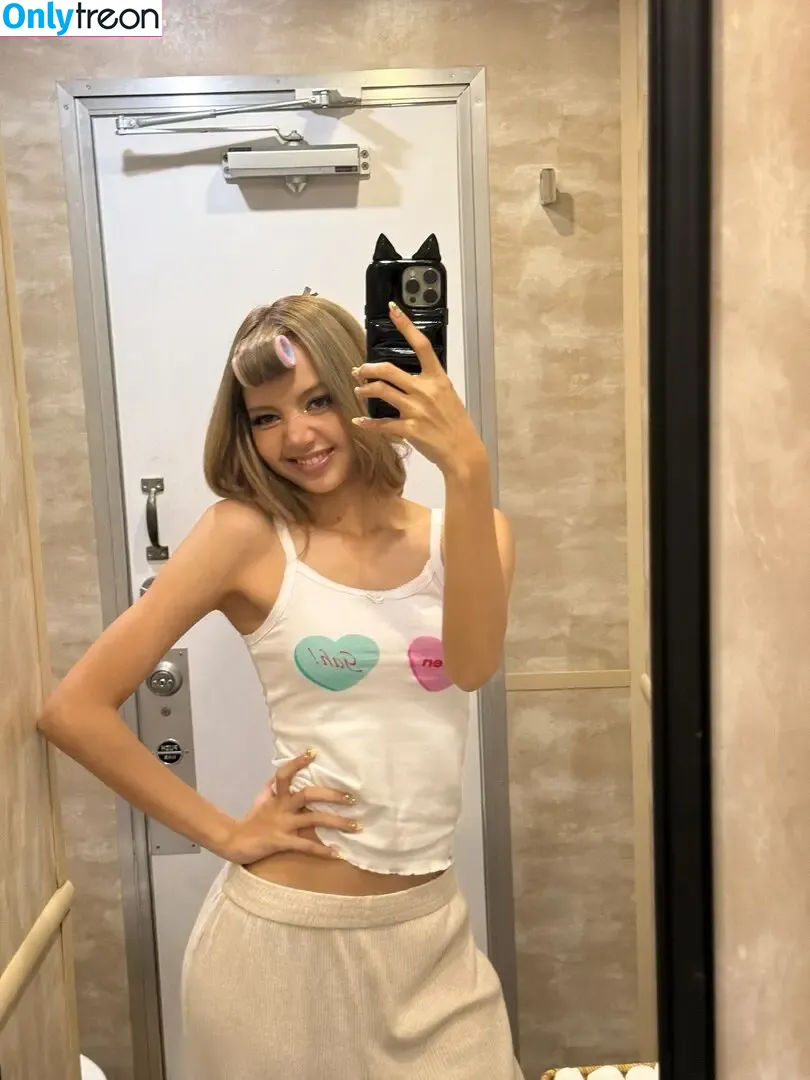Lisa Blackpink nude photo #2521 (Lisa Blackpink)