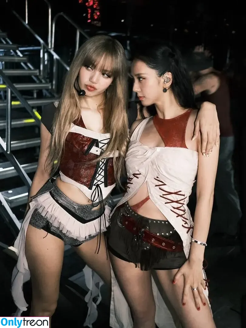 Lisa Blackpink nude photo #2525 (Lisa Blackpink)