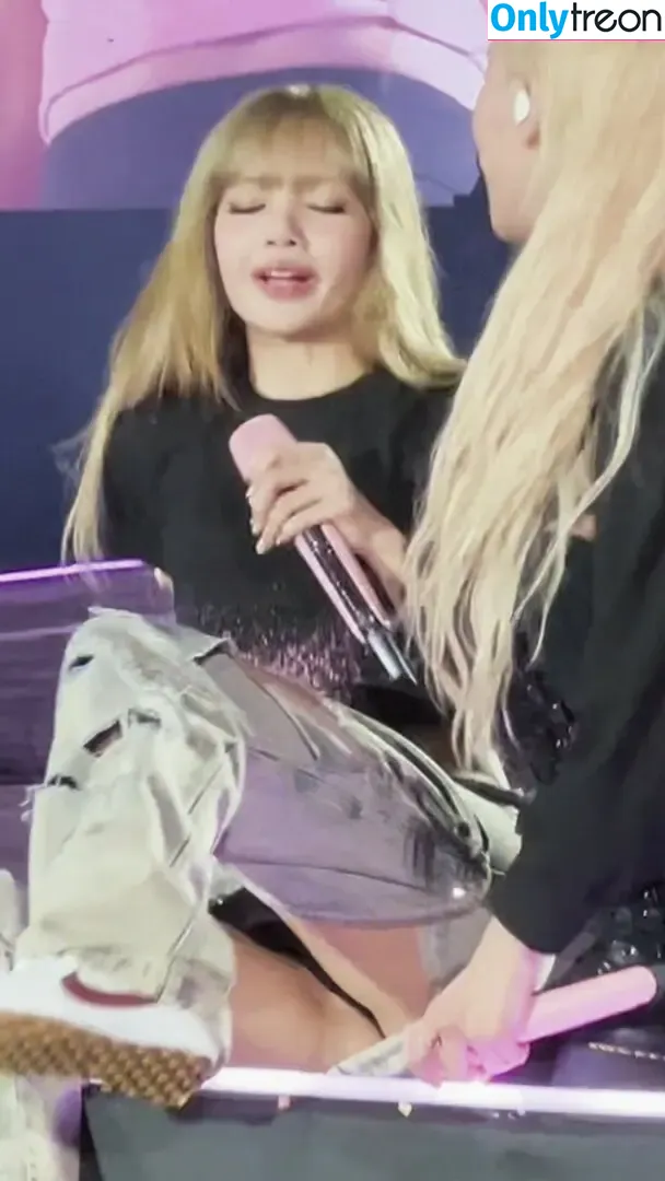 Lisa Blackpink nude photo #2533 (Lisa Blackpink)