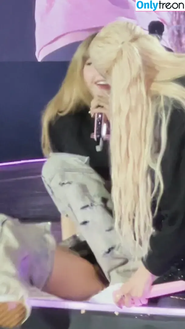 Lisa Blackpink nude photo #2535 (Lisa Blackpink)