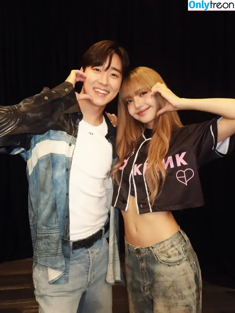 Lisa Blackpink nude photo #2537 (Lisa Blackpink)