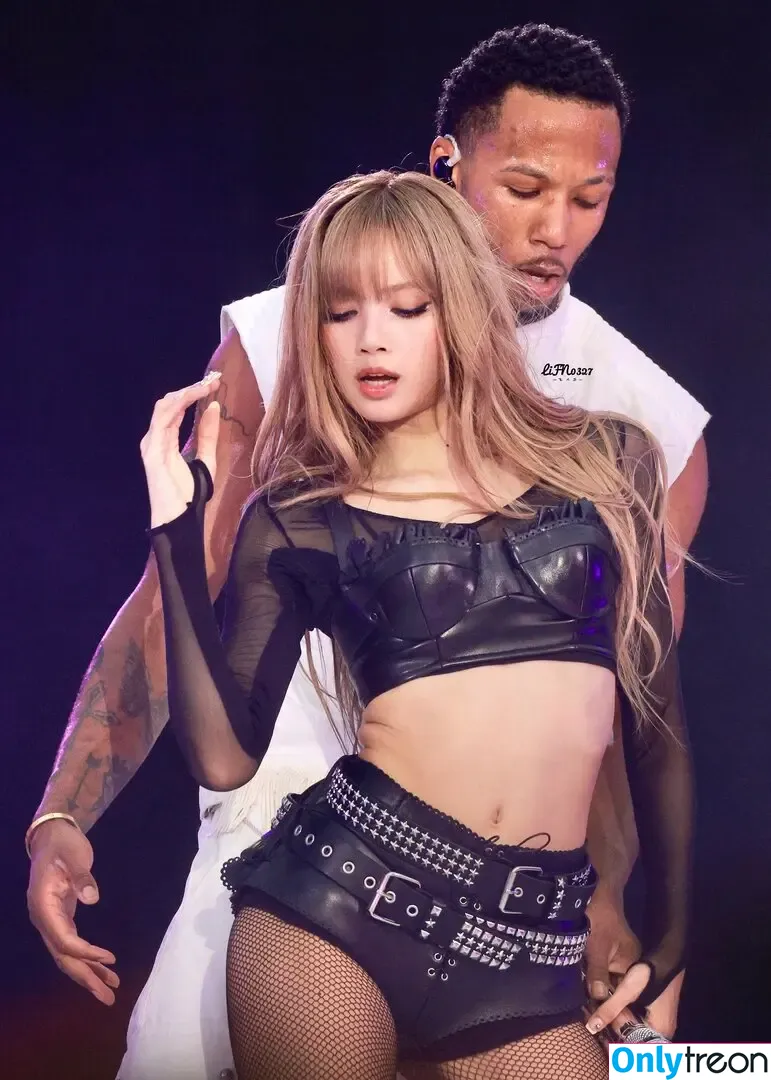 Lisa Blackpink nude photo #2543 (Lisa Blackpink)