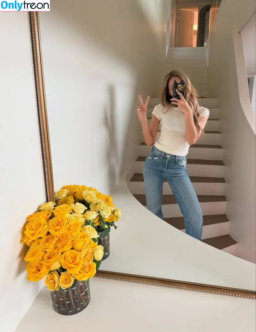 Lisa Blackpink nude photo #2554 (Lisa Blackpink)