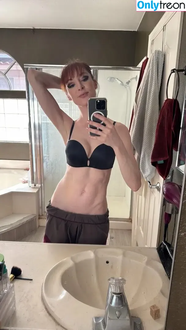 Lisa Foiles nude photo #0317 (lisafoiles)