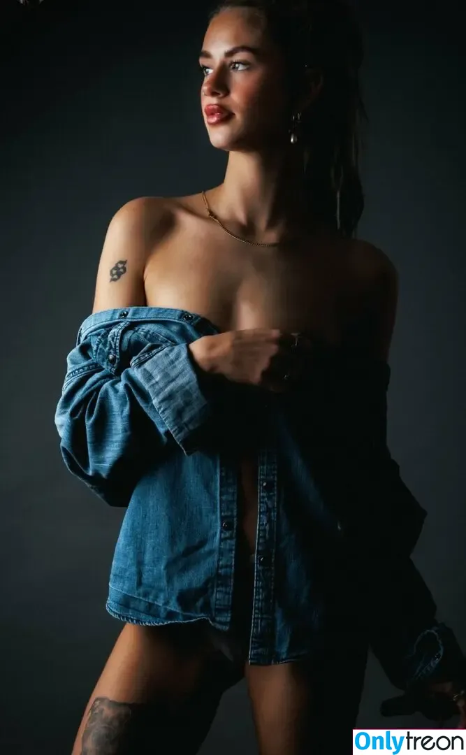 Lisa Price nude photo #0030 (lisajoulie / oxlisapricexo)
