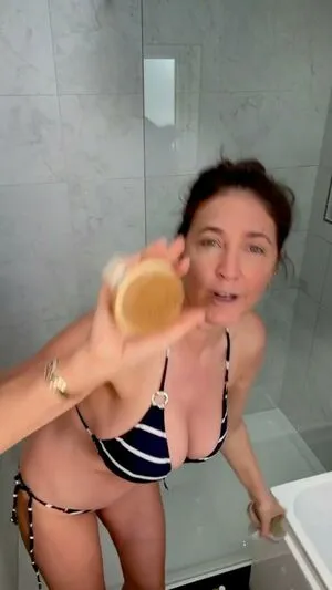 Lisa Snowdon / lisa_snowdon nude photo #0098