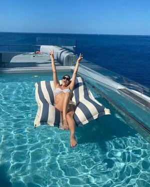 Lisa Snowdon / lisa_snowdon nude photo #0160