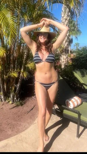 Lisa Snowdon / lisa_snowdon nude photo #0223