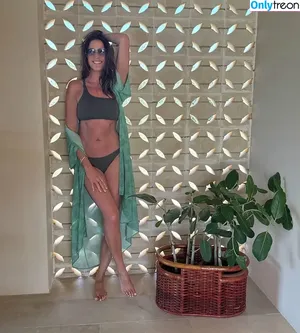 Lisa Snowdon / lisa_snowdon nude photo #0404