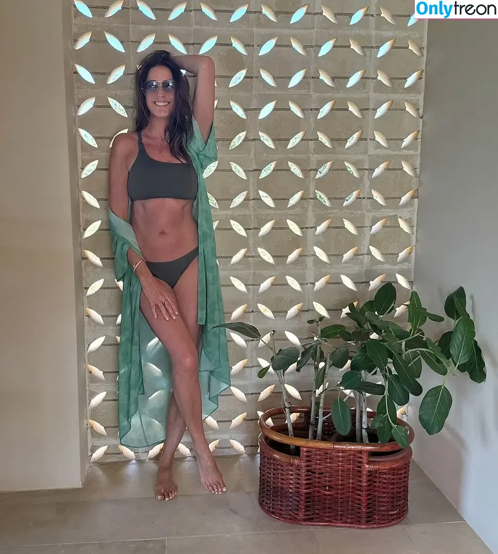 Lisa Snowdon nude photo #0404 (lisa_snowdon)