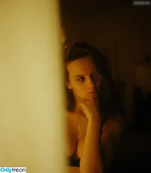  nude photo #0003