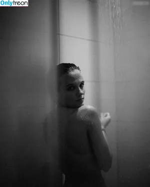  nude photo #0006