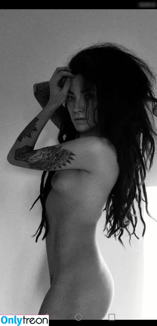 Lisbeth Mueller nude photo #0007 (Lisbethmueller / darkest.lilith / darkestlilith1)