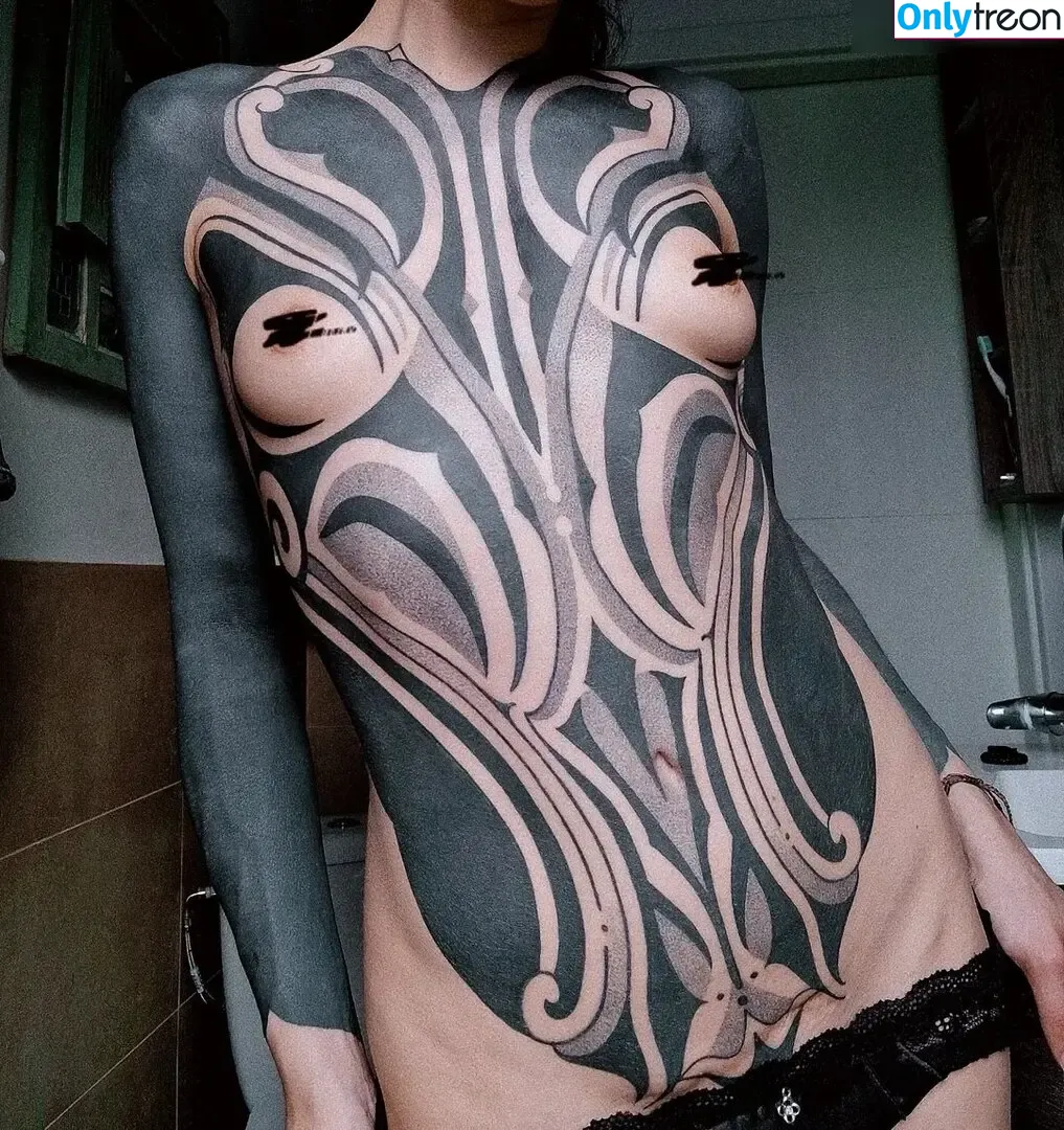 Lisbeth Mueller nude photo #0043 (Lisbethmueller / darkest.lilith / darkestlilith1)
