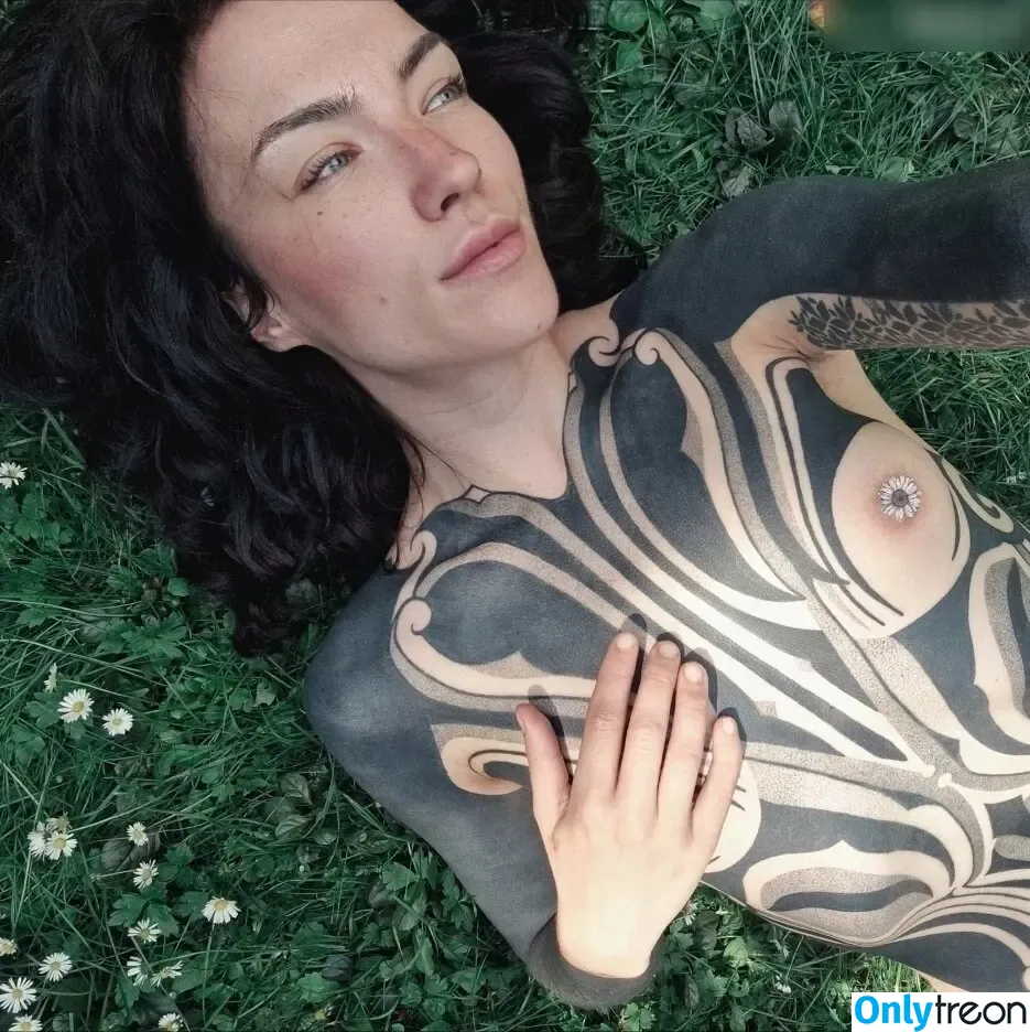 Lisbeth Mueller nude photo #0052 (Lisbethmueller / darkest.lilith / darkestlilith1)